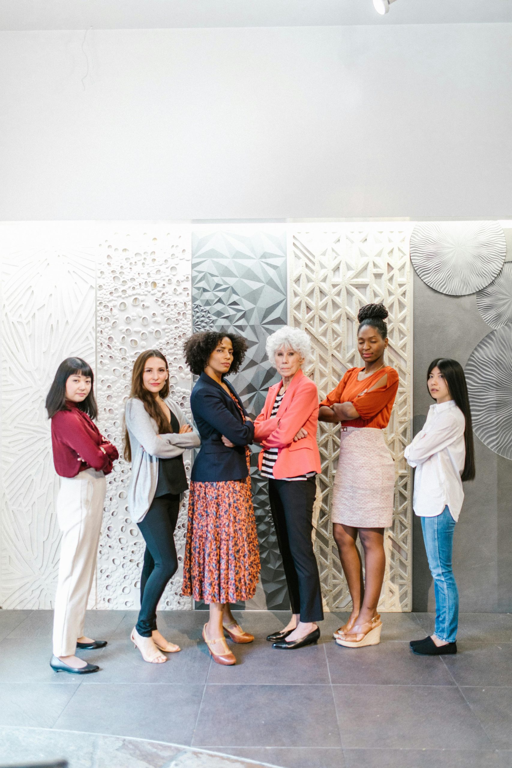 Empowering Women in Leadership: Breaking Barriers and Transforming ...
